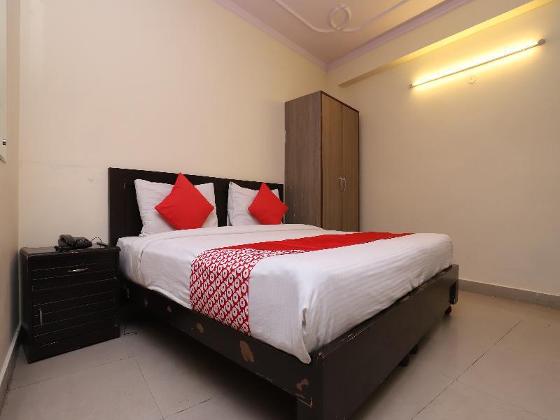 Oyo 28126 Charanpahari Hotel Nové Dillí Exteriér fotografie